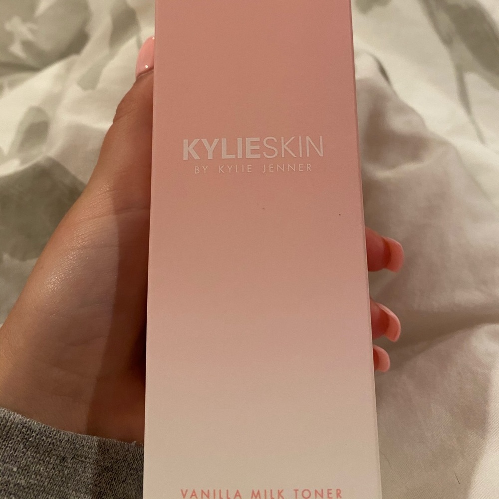 Kylie skin vanilla milk toner